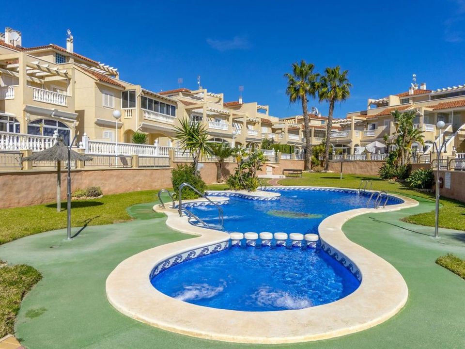 Byhus i Playa Flamenca, Alicante - foto 1