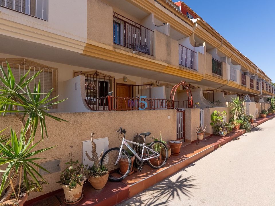 Byhus i Playa Flamenca, Alicante - foto 1