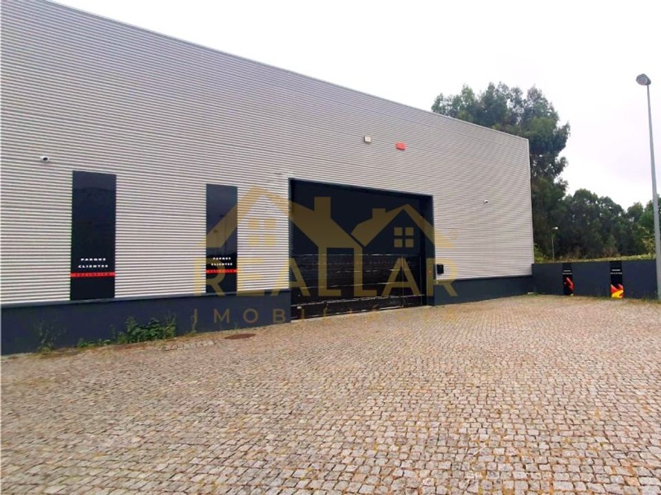 Erhvervsejendom i Milheiros, Porto - foto 1