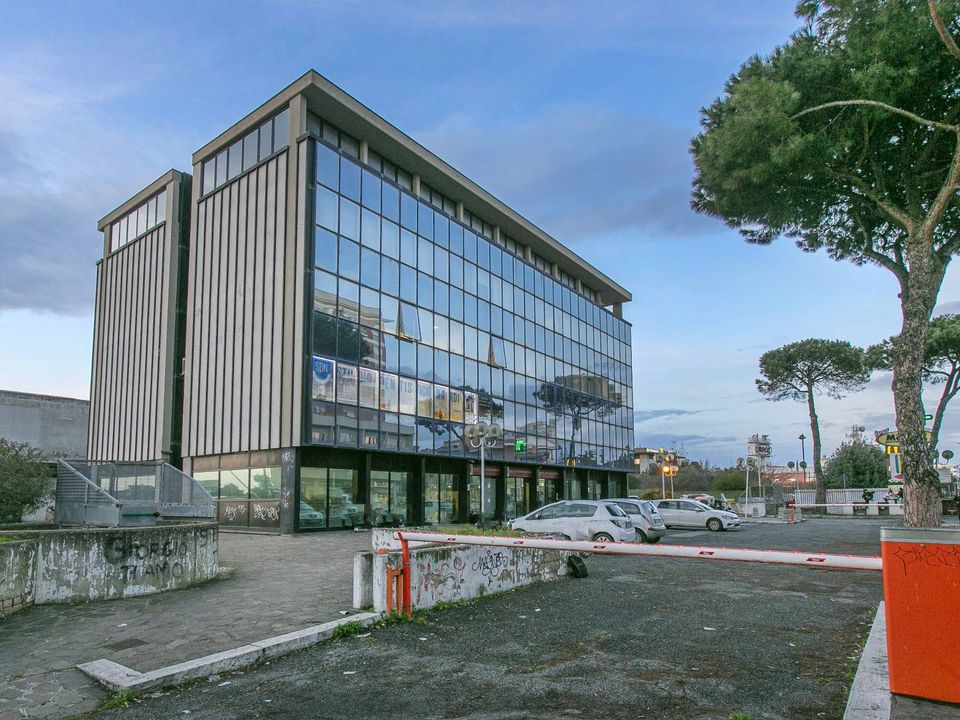 L'establiment comercial a Pomezia, Rome - foto 3