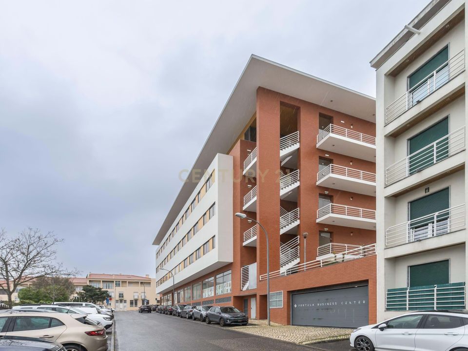 Erhvervsejendom i Carnaxide, Lisbon - foto 1