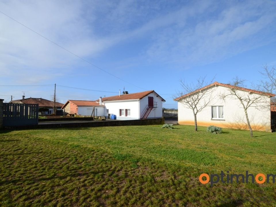 Villa i Saint-Laurent-de-Ceris, Charente - bilde 1
