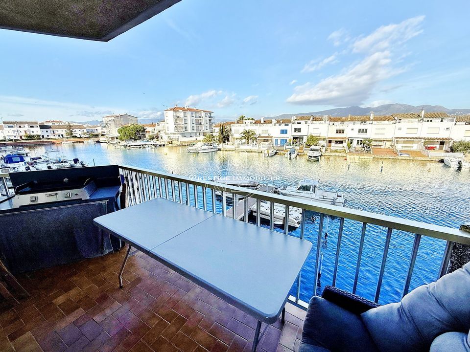 Lejlighed i Empuriabrava, Gerona - foto 1