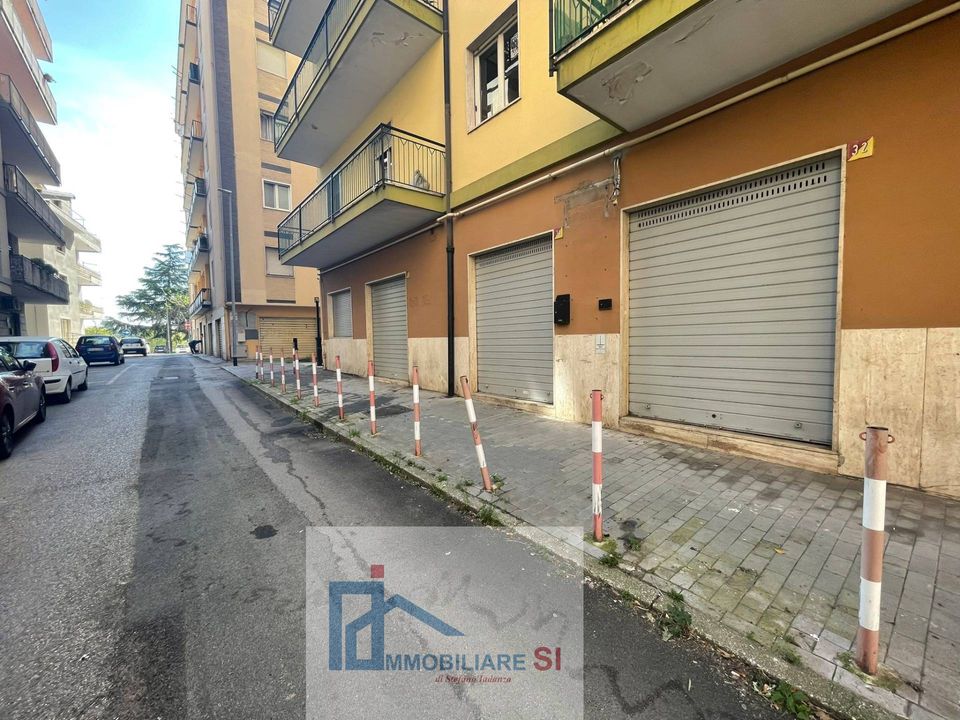 Erhvervsejendom i Benevento, Benevento - foto 2