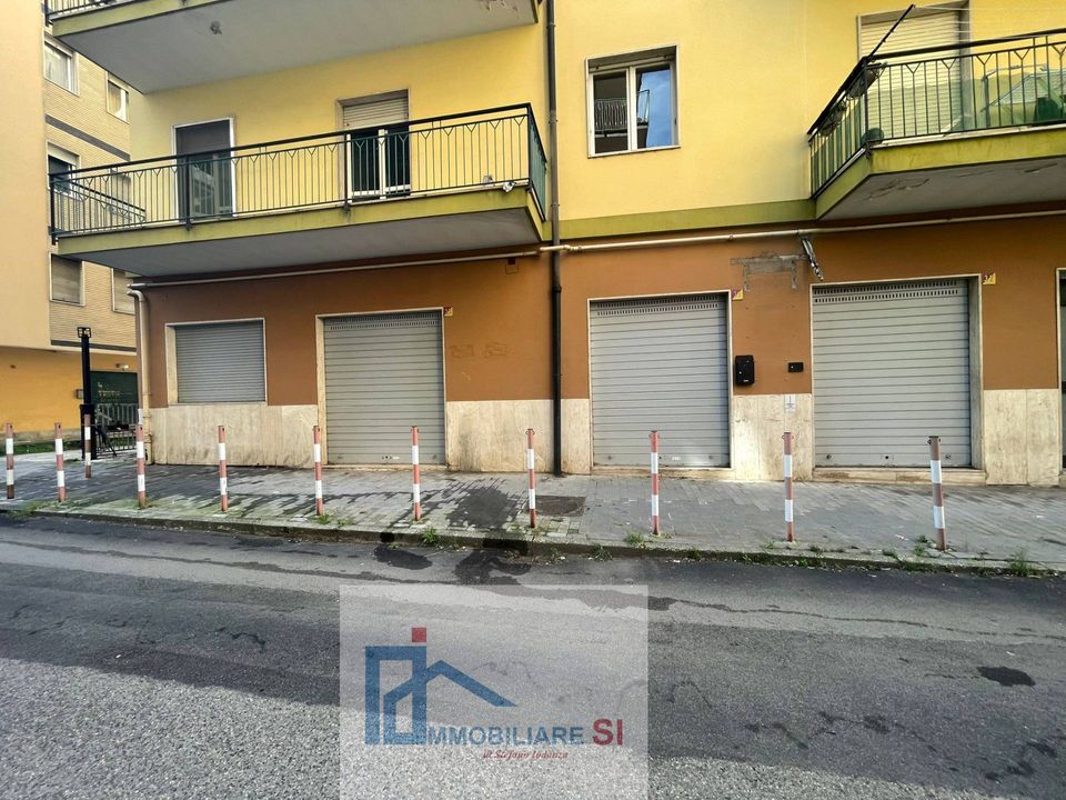 Erhvervsejendom i Benevento, Benevento - foto 3