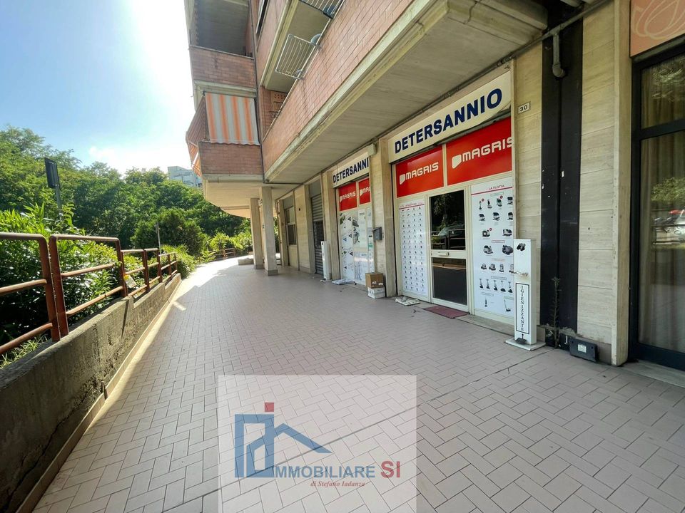 Erhvervsejendom i Benevento, Benevento - foto 1