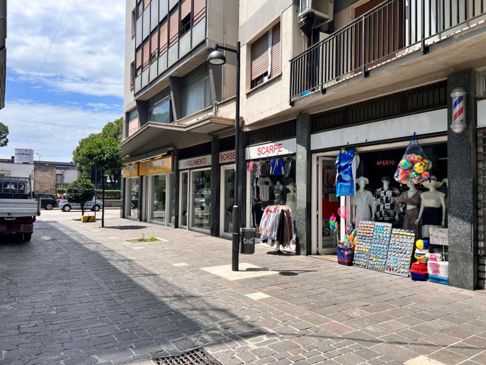 Erhvervsejendom i Pescara, Pescara - foto 1