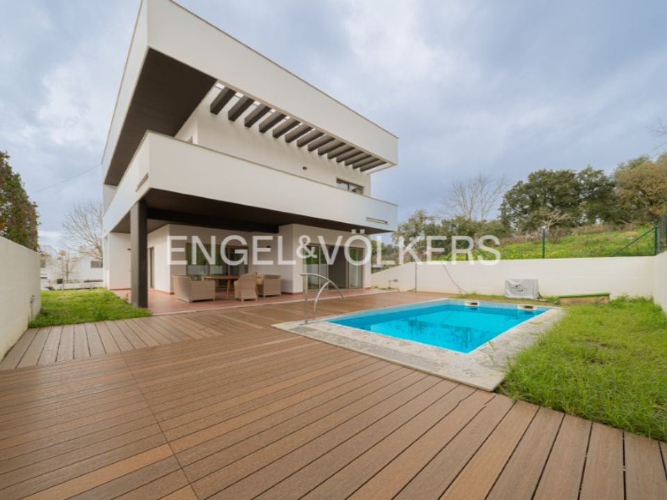 Villa in Bucelas, Lisbon - foto 1
