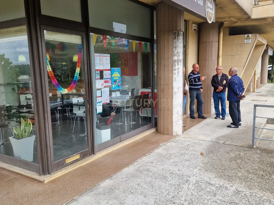 Erhvervsejendom i Santa Maria da Feira, Aveiro - foto 2