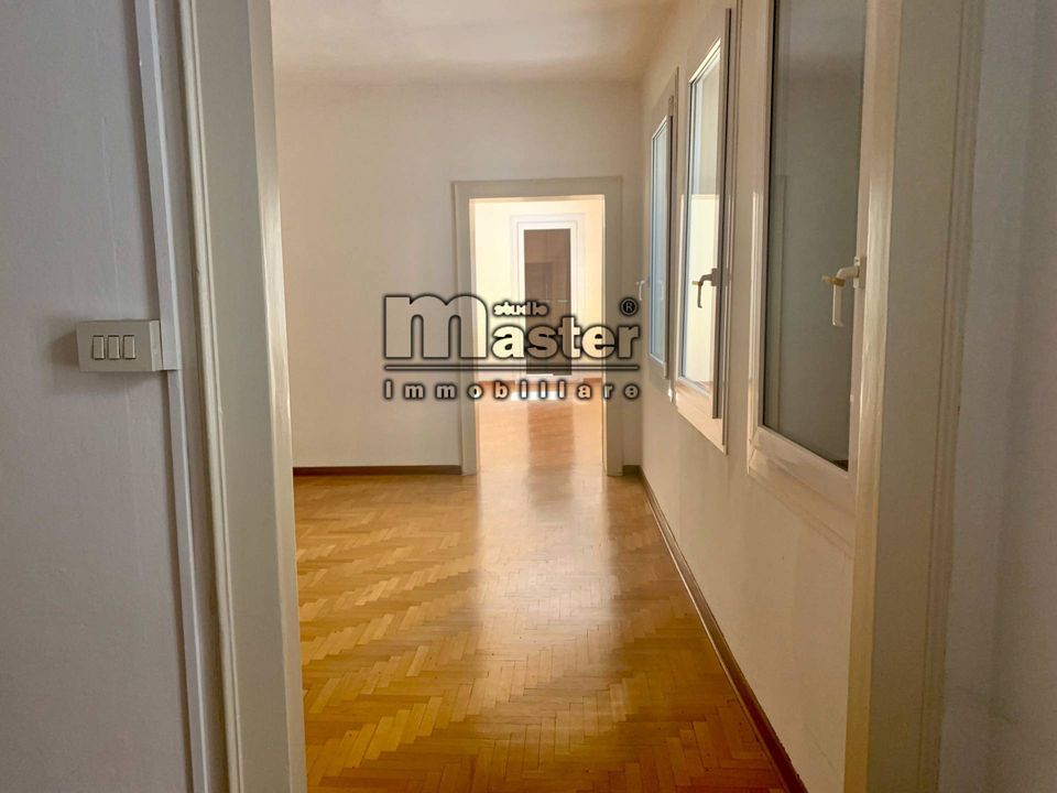 Erhvervsejendom i Treviso, Treviso - foto 1