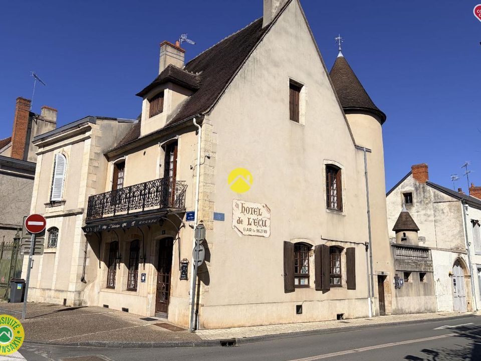 Villa in Saint-Amand-Montrond, Cher - photo 1