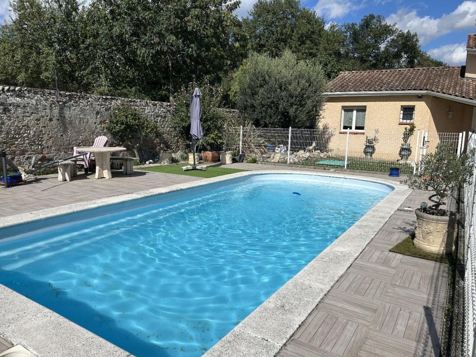 Villa i Carbonne, Haute-Garonne - foto 1
