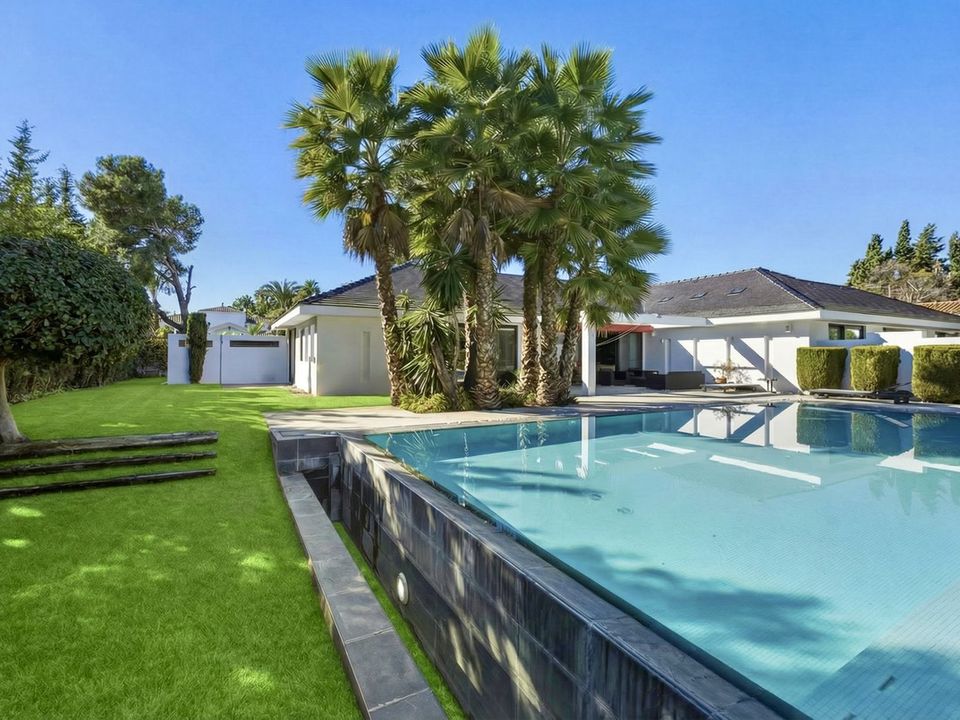 Villa i Guadalmina, Malaga - foto 1