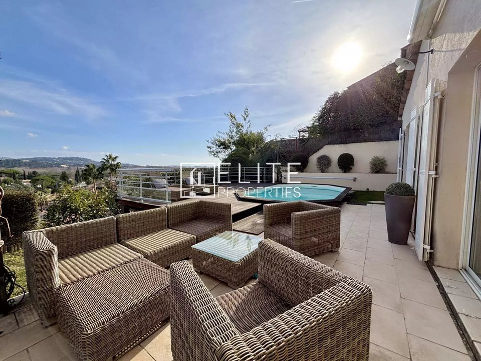Villa i Mandelieu-la-Napoule, Alpes-Maritimes - foto 1