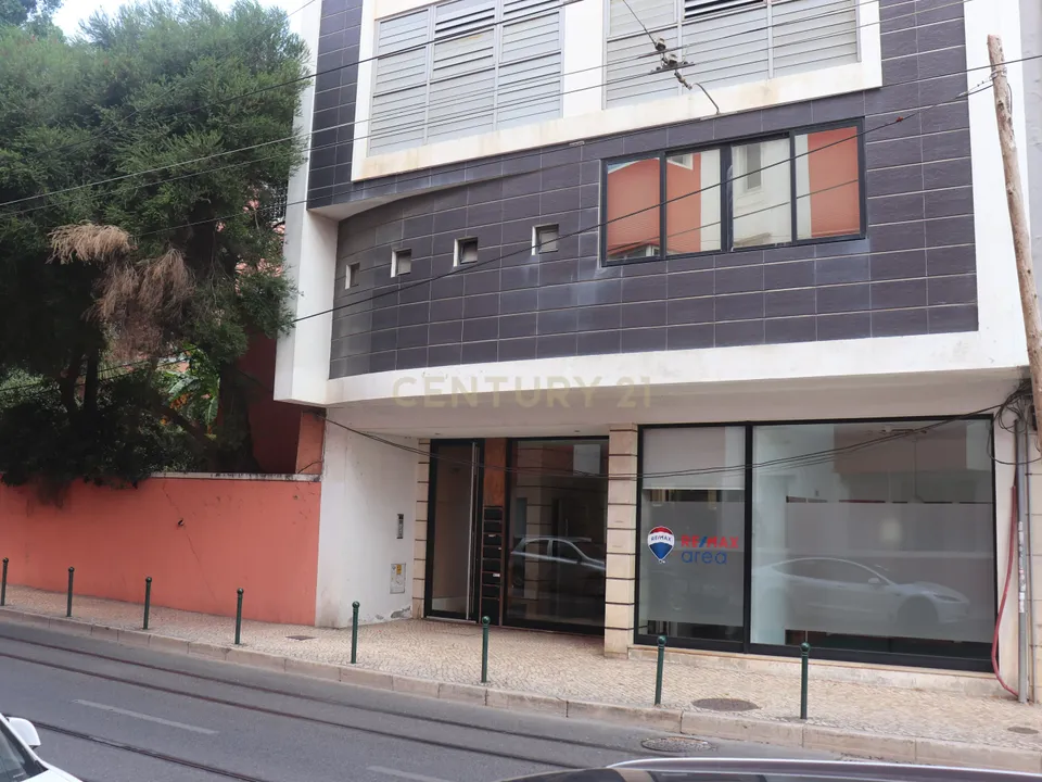 Erhvervsejendom i Alges, Lisbon - foto 1