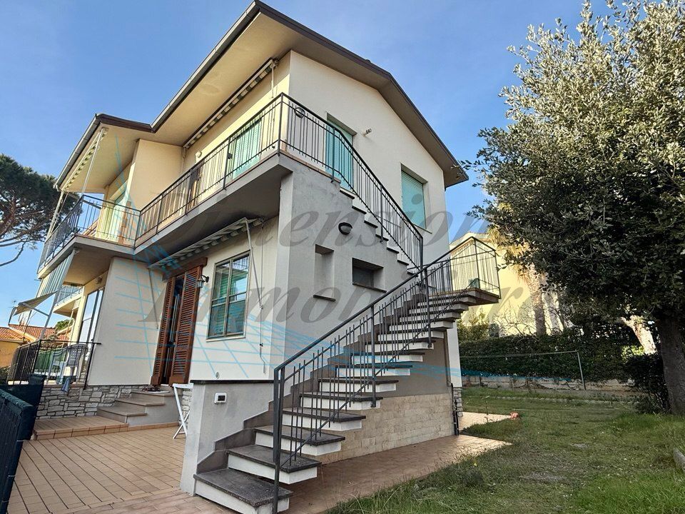 Villa a Rosignano Marittimo, Livorno - foto 1