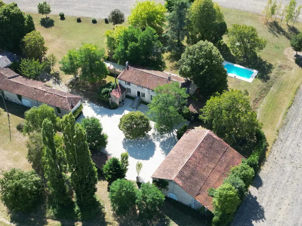 Villa i Blanzac-Porcheresse, Charente - bilde 1