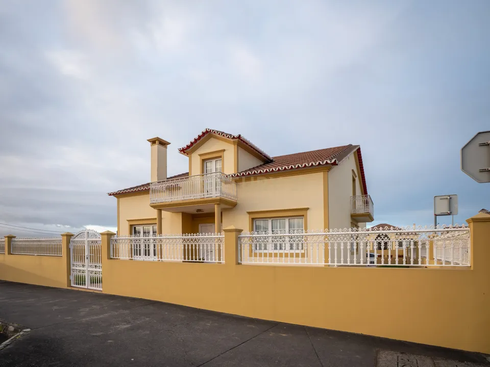 Villa i Ribeira Grande, Sao Miguel - foto 1