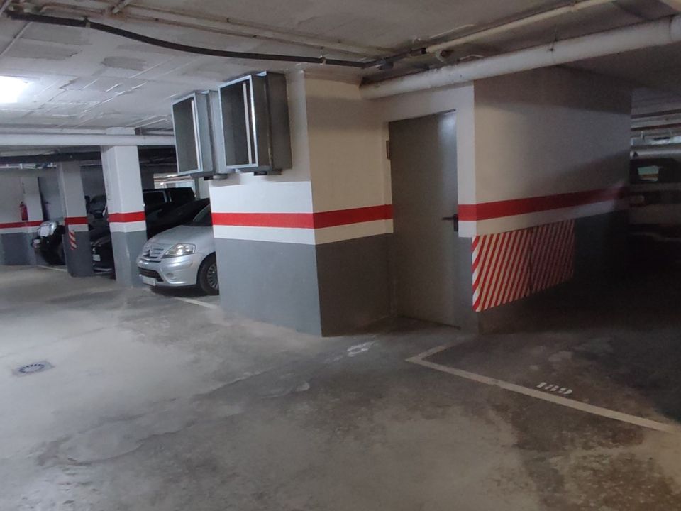 Garage i Barcelona, Barcelona - foto 2
