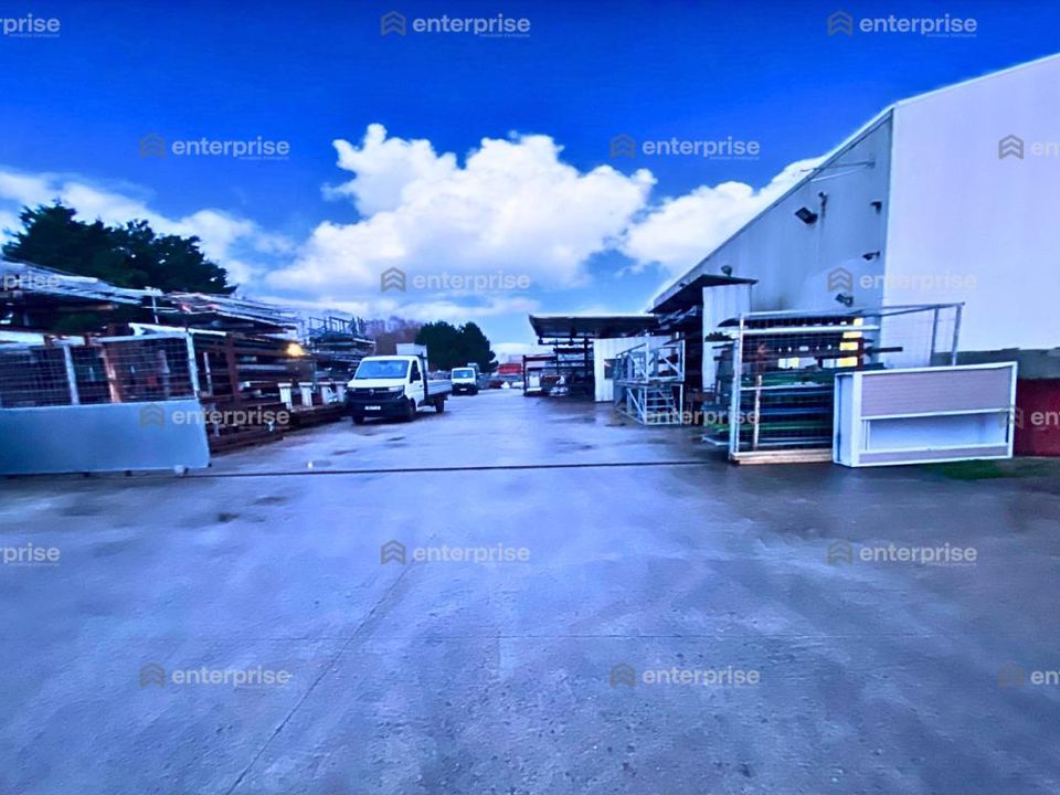 Erhvervsejendom i Chambly, Oise - foto 2