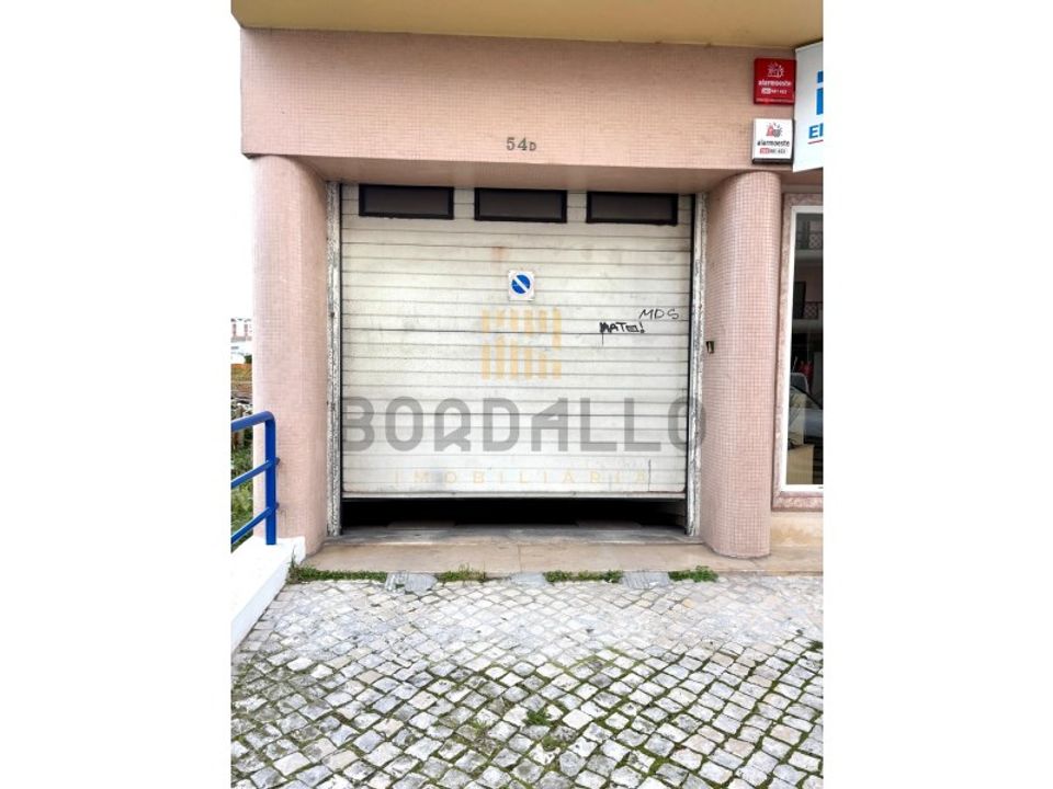 Garage i Santo Onofre e Serra do Bouro, Leiria - foto 1