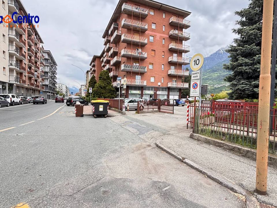 Parkeringsplass i Aosta, Aosta Valley - bilde 1