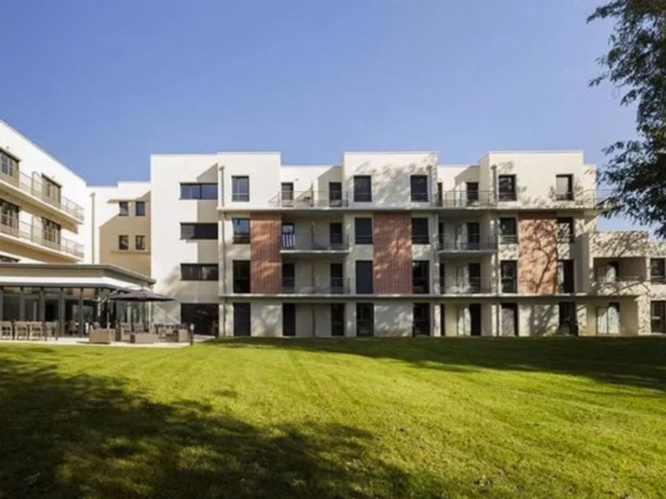 Erhvervsejendom i Nevers, Nievre - foto 1