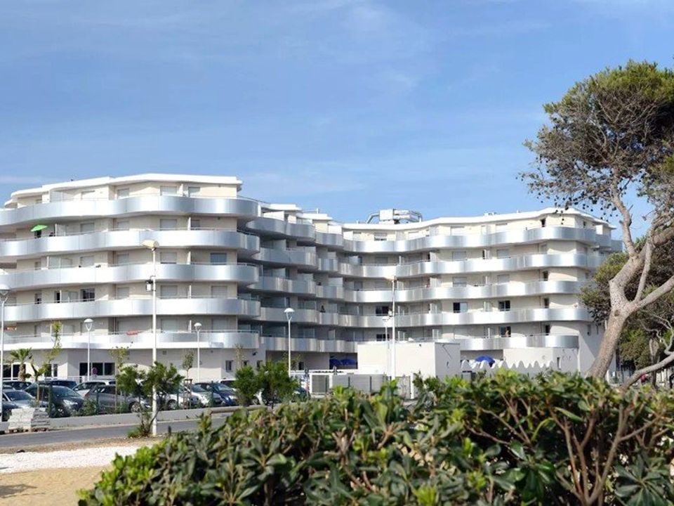 Erhvervsejendom i Le Barcares, Pyrenees-Orientales - foto 1