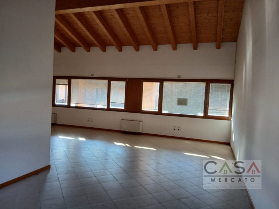 Erhvervsejendom i Maniago, Pordenone - foto 3