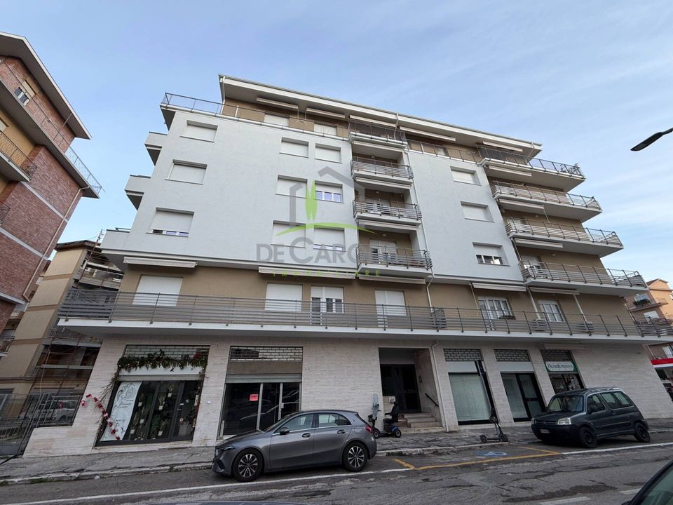 Erhvervsejendom i Ascoli Piceno, Ascoli Piceno - foto 1