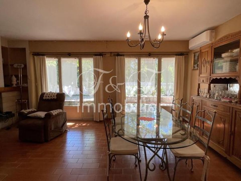 Villa i L'Isle-sur-la-Sorgue, Vaucluse - foto 4
