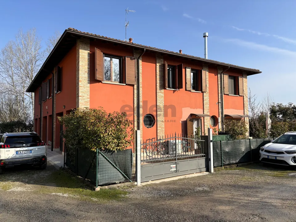 Villa i Castelfranco Emilia, Modena - foto 1