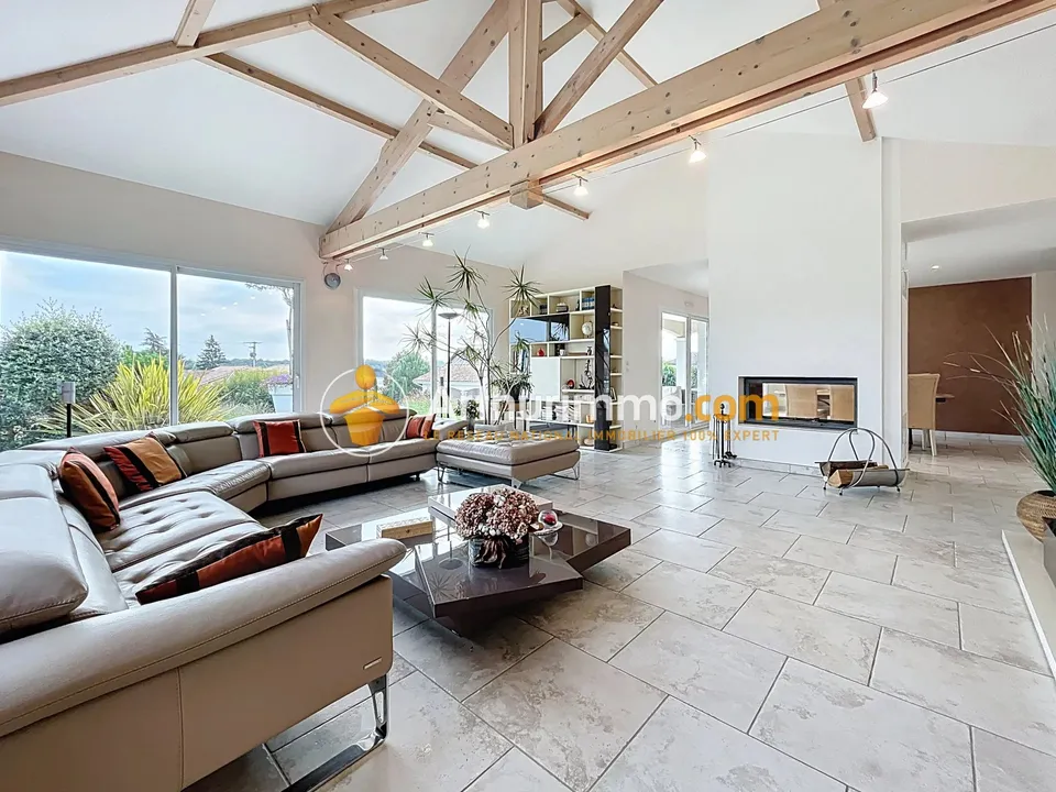 Villa i Bourgoin-Jallieu, Isere - foto 1
