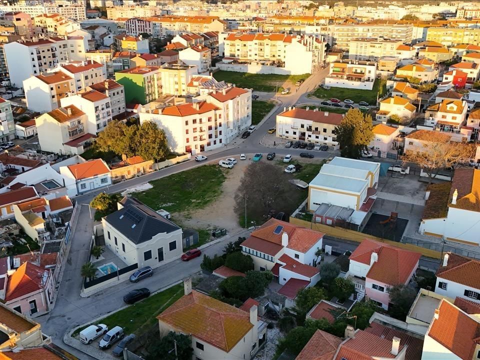 Helårsgrund i Setubal, Setubal - foto 1