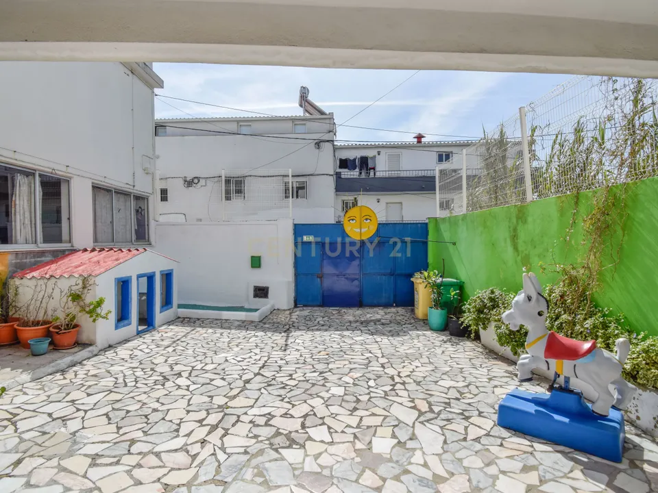 Erhvervsejendom i Camarate, Lisbon - foto 2