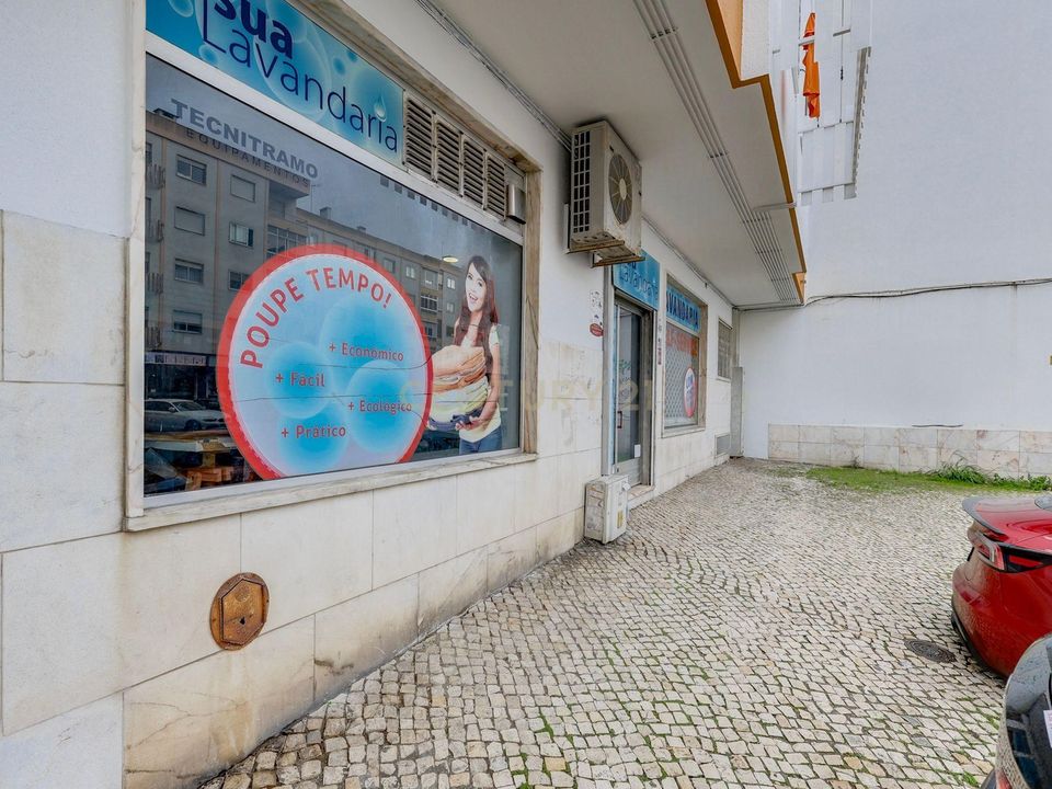 Erhvervsejendom i Queluz, Lisbon - foto 1