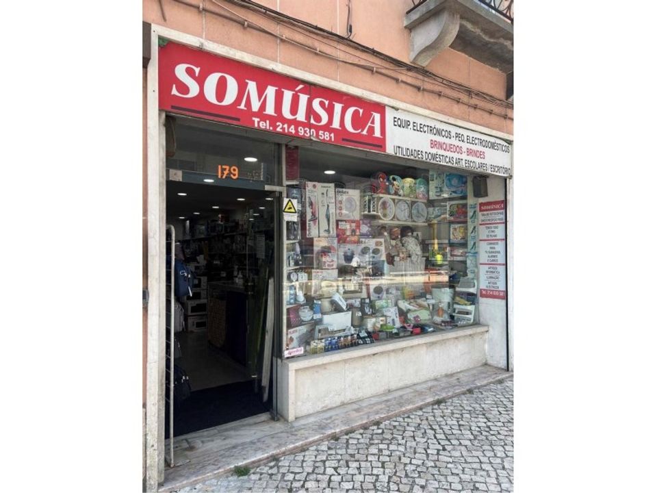 Erhvervsejendom i Amadora, Lisbon - foto 1