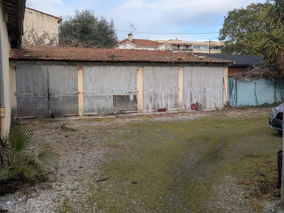 Erhvervsejendom i Golfe-Juan, Alpes-Maritimes - foto 3