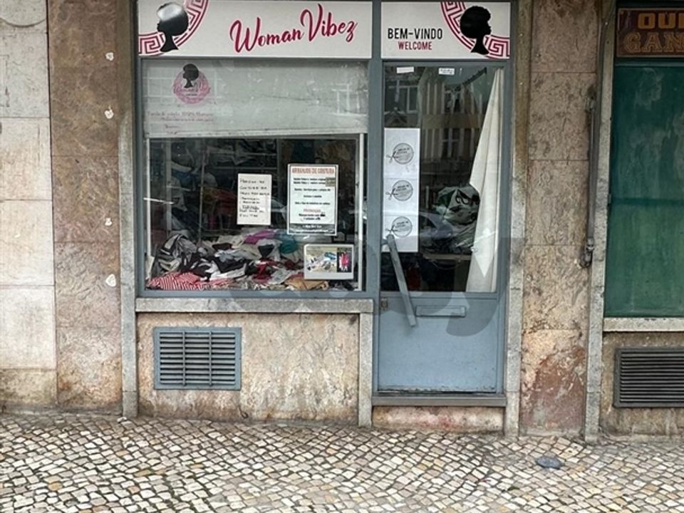 Erhvervsejendom i Odivelas, Lisbon - foto 2