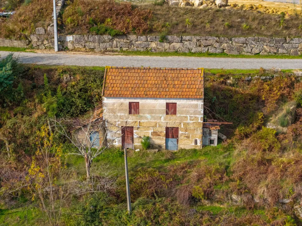 Helårsgrund i Penhalonga e Pacos de Gaiolo, Porto - foto 1