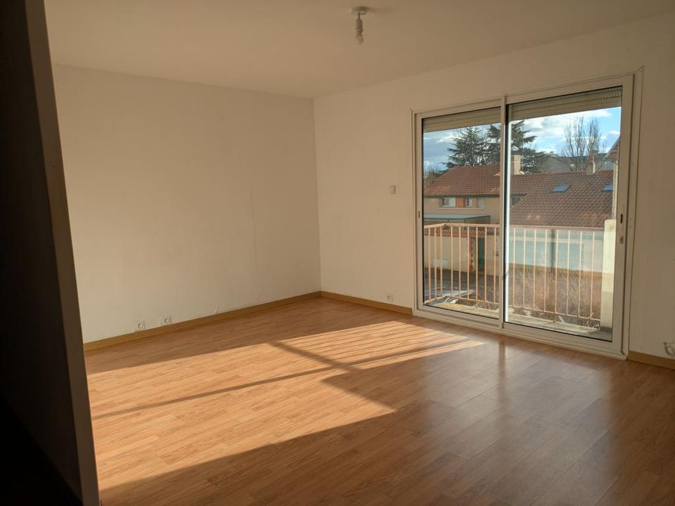 Apartment in Cholet, Maine-et-Loire - photo 4