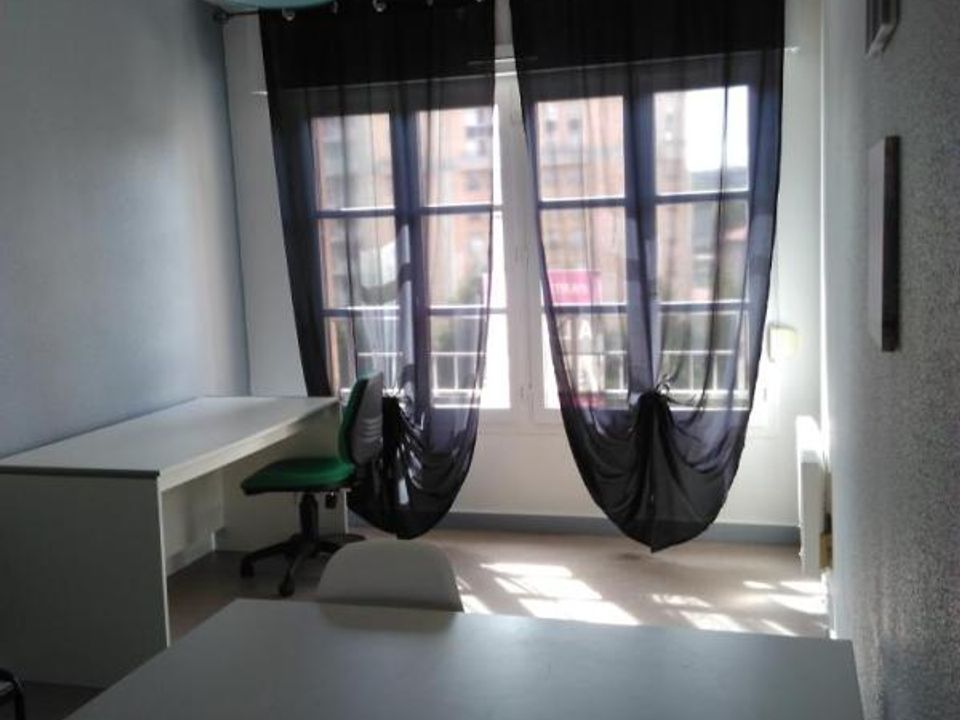 Estudi a Saint-Etienne, Loire - foto 2