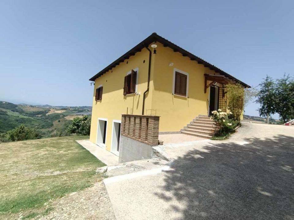 Farm hus i Castiglione Messer Raimondo, Teramo - foto 1