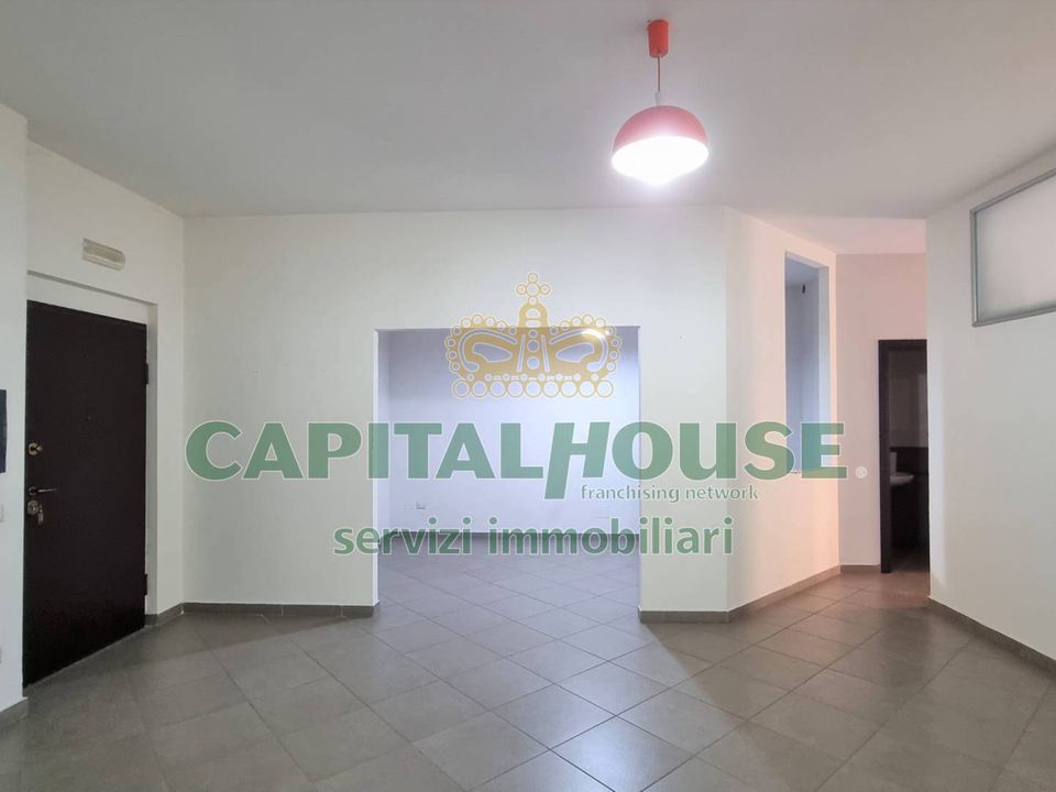 Erhvervsejendom i Portico di Caserta, Caserta - foto 3