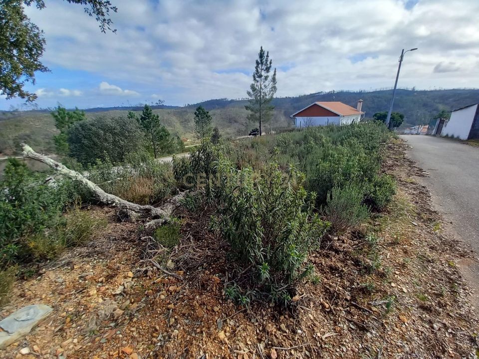 Helårsgrund i Sobreira Formosa e Alvito da Beira, Castelo Branco - foto 1