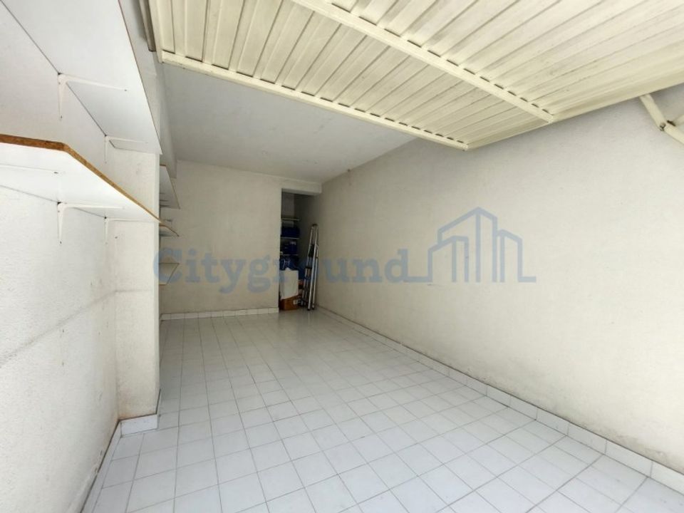 Garage i Santo Onofre e Serra do Bouro, Leiria - foto 1