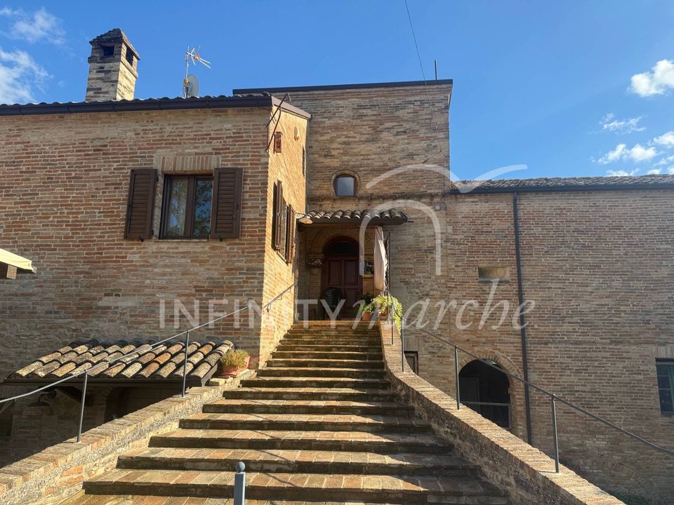 Villa in Falerone, Fermo - photo 1