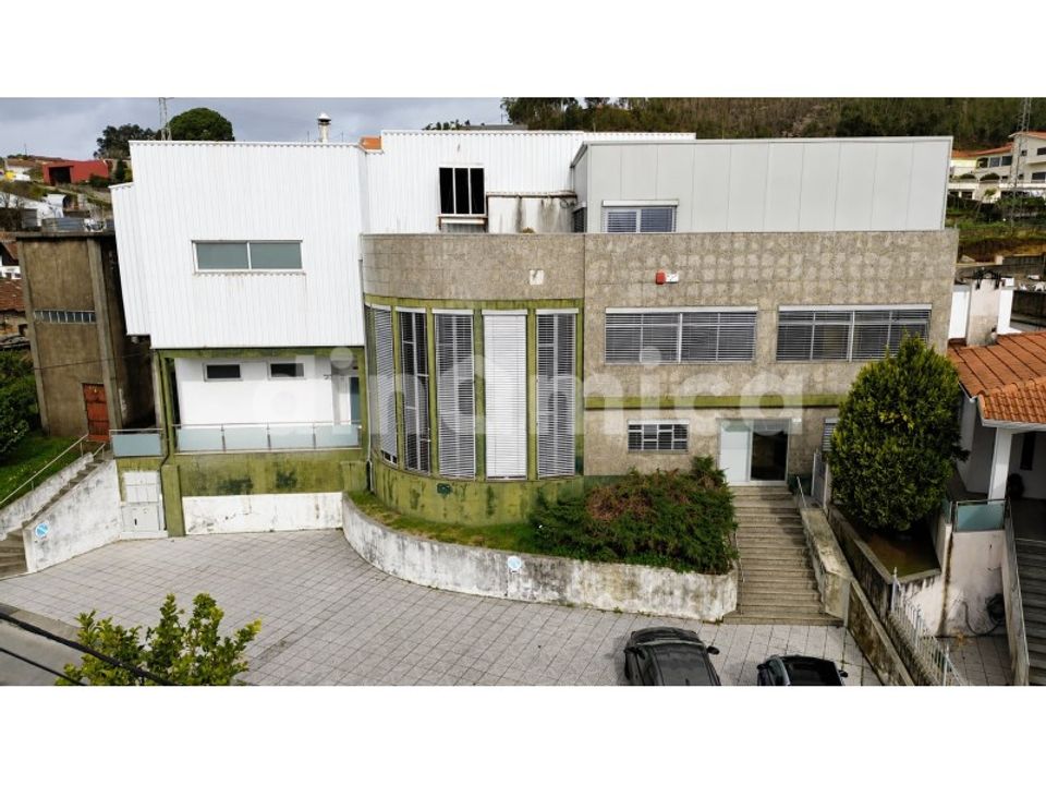 L'establiment comercial a Ruivaes e Novais, Braga - foto 1