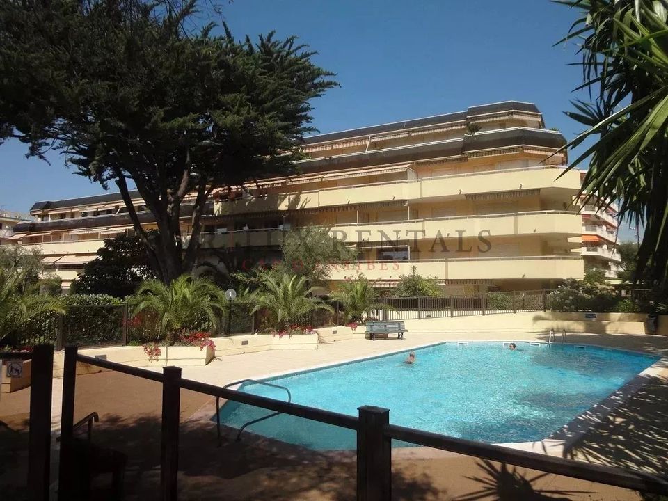 Lejlighed i Juan-les-Pins, Alpes-Maritimes - foto 1