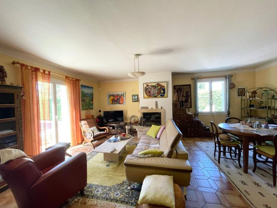 Villa in Taillades, Vaucluse - photo 2